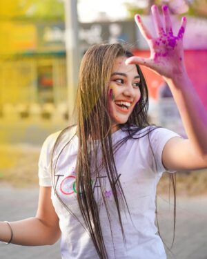 Apoorva Jadaun Instagram - Happy holi✨❤️
.
.
.
🎨 @priyanshushuklaa 
.
.
.
#holi #holi2022 #swipeleft #colours #holipictures #happyholi #instagram #instapic #bhopal #apoorvajadaun #jaadufam #explore #explorepage