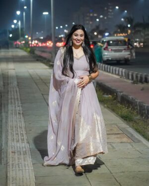 Apoorva Jadaun Instagram - It’s Okay To Stop And Stare✨🌸
#diwali #diwali2023 #explore #apoorvajadaun