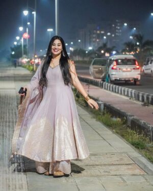 Apoorva Jadaun Instagram - It’s Okay To Stop And Stare✨🌸
#diwali #diwali2023 #explore #apoorvajadaun