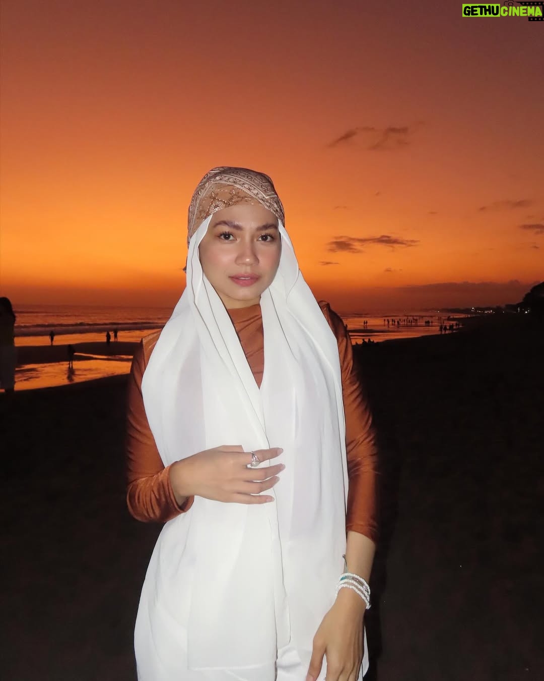 Aprena Manrose - 25.5K Likes - In her bandana and sunset era ✨🌅