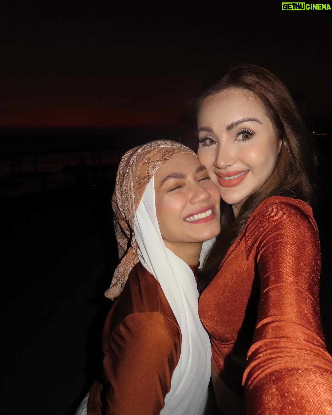 Aprena Manrose - 25.5K Likes - In her bandana and sunset era ✨🌅