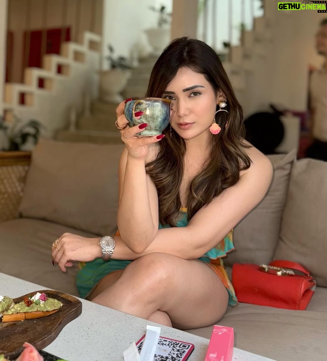 Apurva Mehrotra - 15.7K Likes - Sunkissed evening ☕️🌥️
.
.
.
.
.
.
.
#coffee #lover #food #fun #friends #october #winter #favorite #season  #month #instafashion #instalove #instamood #instalike