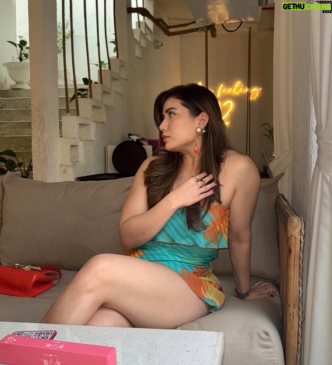 Apurva Mehrotra - 15.7K Likes - Sunkissed evening ☕️🌥️
.
.
.
.
.
.
.
#coffee #lover #food #fun #friends #october #winter #favorite #season  #month #instafashion #instalove #instamood #instalike