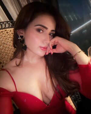 Apurva Mehrotra Instagram - Perfect Night 🫶🌹❤️
.
.
.
.
.
.
.
#valentines #day #love #mood #romantic #dinner #happy #us #red #wine #instalove #instadaily #instamood