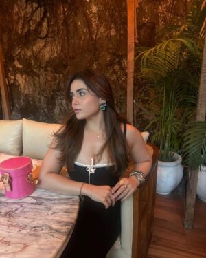 Apurva Mehrotra Instagram - Pics or it didn’t happen🤷♀️
.
.
.
.
.
.
.
.
#goodmorning #goodvibes #picoftheday #ootd #fashion #style #friends #fun #gossipgirl #dinner #love #food #foodie#instadaily #instalike #instamood