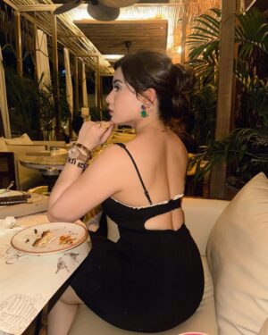 Apurva Mehrotra Instagram - Pics or it didn’t happen🤷♀️
.
.
.
.
.
.
.
.
#goodmorning #goodvibes #picoftheday #ootd #fashion #style #friends #fun #gossipgirl #dinner #love #food #foodie#instadaily #instalike #instamood