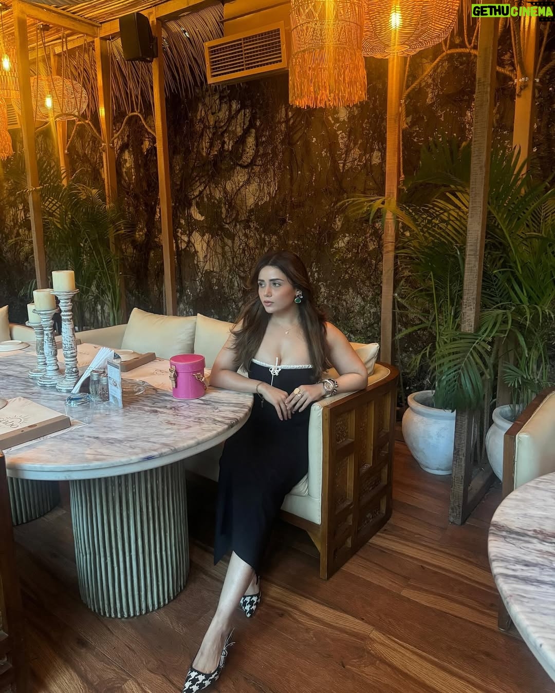 Apurva Mehrotra - 10.2K Likes - Pics or it didn’t happen🤷‍♀️
.
.
.
.
.
.
.
.
#goodmorning #goodvibes #picoftheday #ootd #fashion #style #friends #fun #gossipgirl #dinner #love #food #foodie#instadaily #instalike #instamood