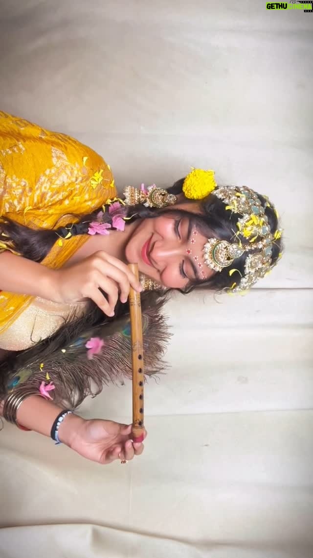 Aradhya Singh - 49.7K Likes - Radhe Radhe🦚🌻💘
Happy Janmashtami mere pyaare logzz❤️

#janmashtami #transition #Trending #traditional #reels #reelitfeelit #reelsinstagram #slowmo #reelsvideo #explore #viral #aradhyans