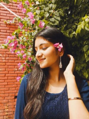 Aradhya Singh Instagram - 🛺🌸💙