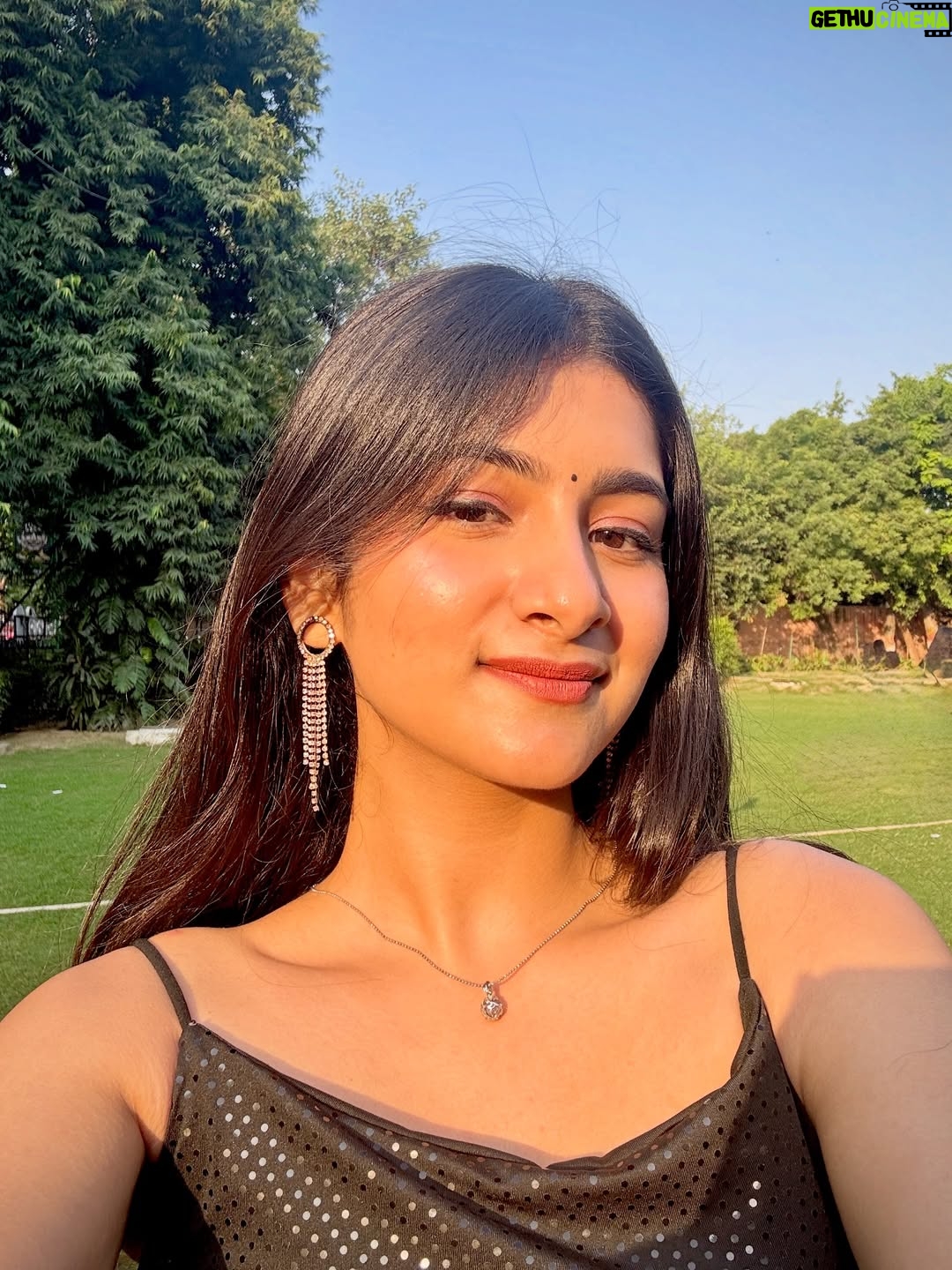 Aradhya Singh - 59K Likes - Face Card never declines 🖤🪩✨

#freshersparty #black