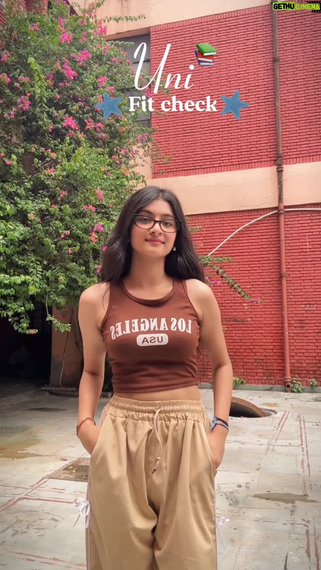 Aradhya Singh - 84.6K Likes - Soo which one’s the winner?👀💘
Dabs are not my thing🫠

IB: @aina.bahiyah 

#college #outfit #outﬁtinspo #du #trending #reels #reelitfeelit #reelsinstagram #reelsvideo #explore #viral #aradhyans