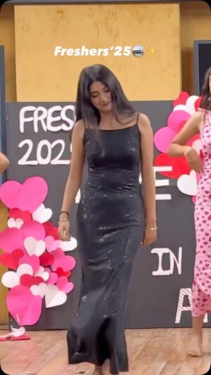 Aradhya Singh Instagram - Freshers’25🪩🤭✨

#groupdance #freshersparty #college #DU #trending #reels #reelitfeelit #reelsinstagram #reelsvideo #explore #viral #aradhyans