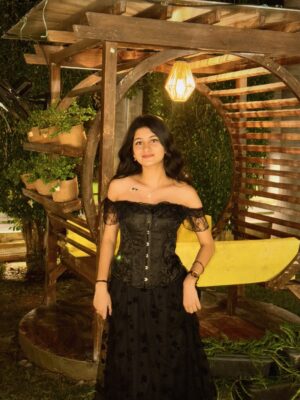 Aradhya Singh Instagram - Do dhaari talwar👀🖤🪩