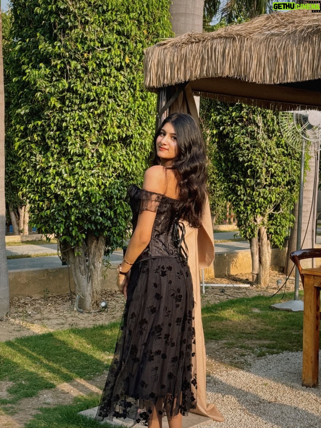 Aradhya Singh - 54.7K Likes - Do dhaari talwar👀🖤🪩