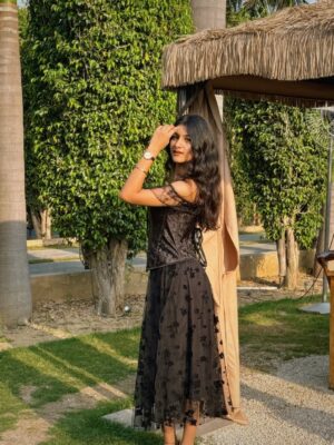 Aradhya Singh Instagram - Do dhaari talwar👀🖤🪩