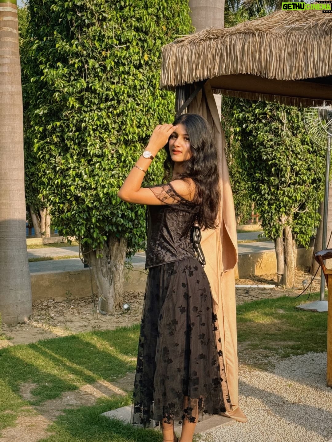 Aradhya Singh - 54.7K Likes - Do dhaari talwar👀🖤🪩