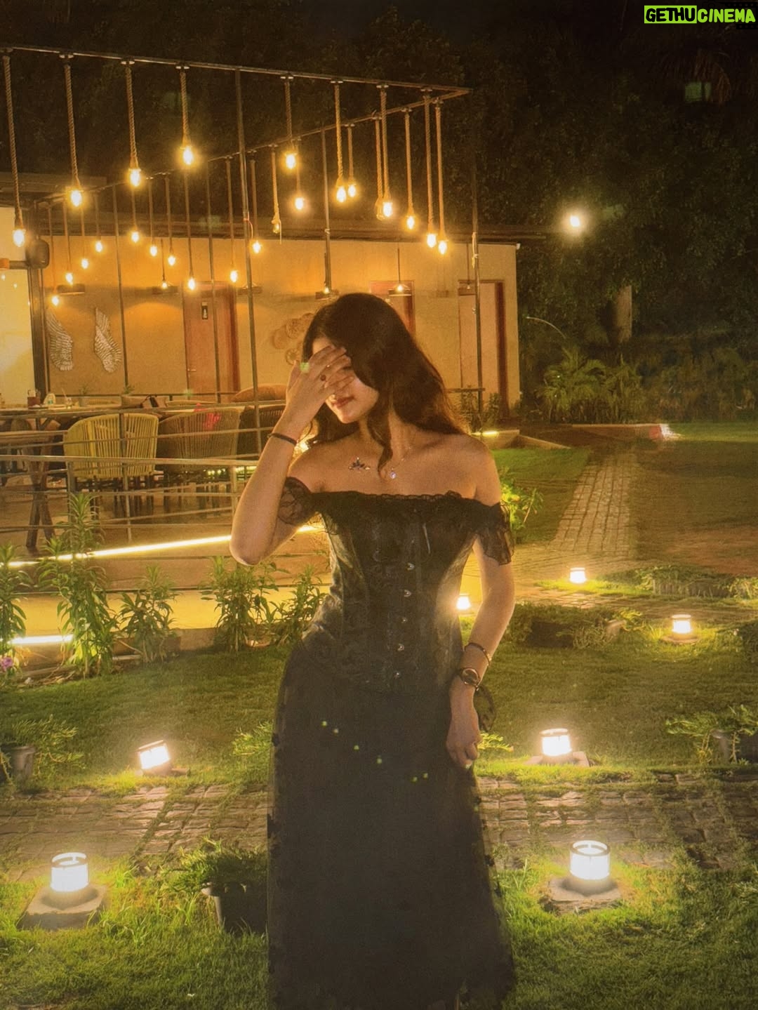 Aradhya Singh - 54.7K Likes - Do dhaari talwar👀🖤🪩