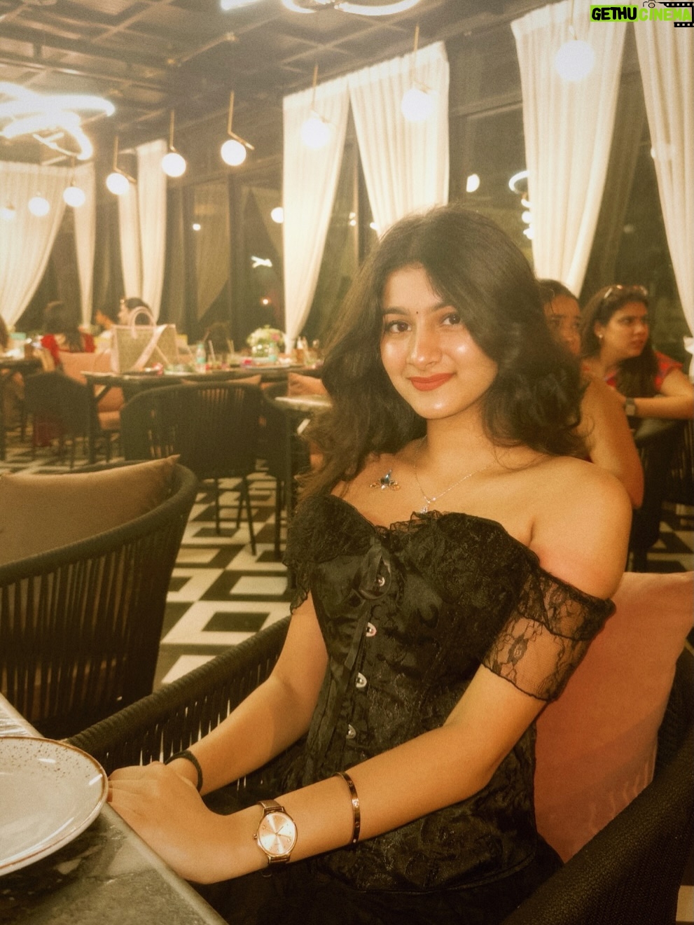 Aradhya Singh - 54.7K Likes - Do dhaari talwar👀🖤🪩