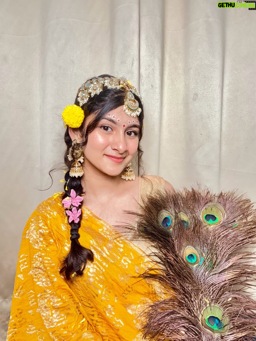 Aradhya Singh - 53.5K Likes - Radhe Radhe 😌🦚🌼💘

#radharanilook