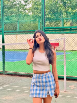 Aradhya Singh Instagram - Badminton date? 🏸🩵