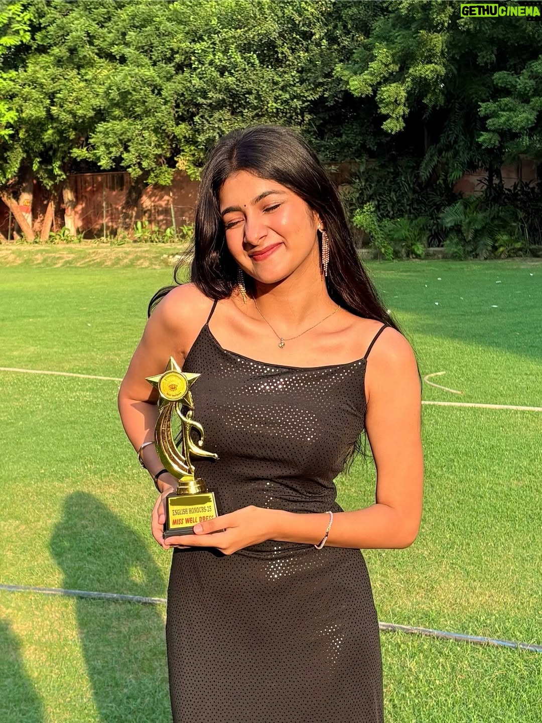 Aradhya Singh - 59K Likes - Face Card never declines 🖤🪩✨

#freshersparty #black