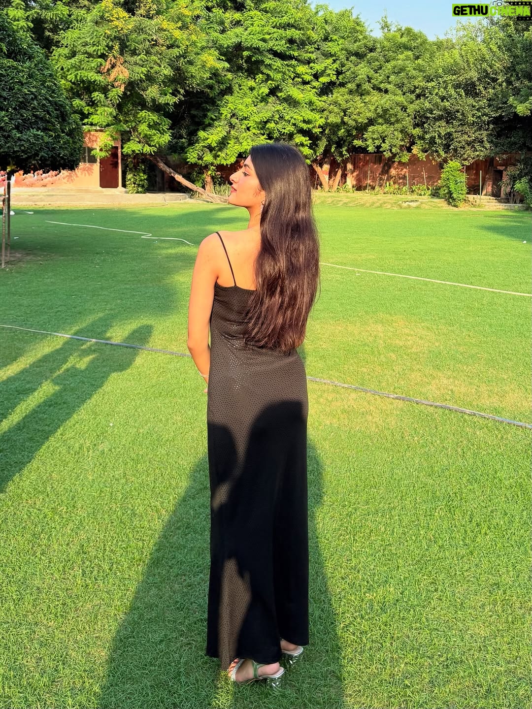 Aradhya Singh - 59K Likes - Face Card never declines 🖤🪩✨

#freshersparty #black