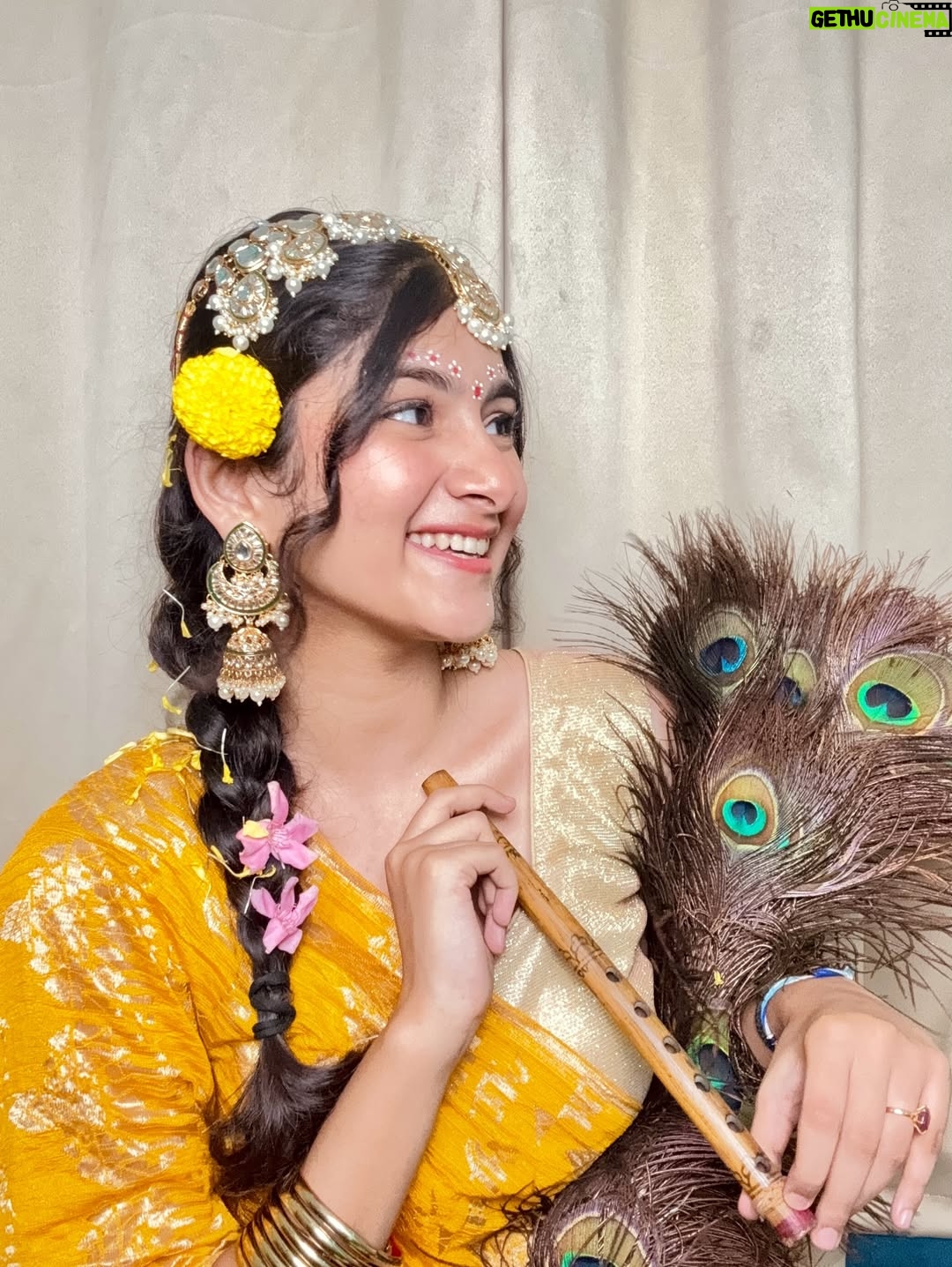Aradhya Singh - 53.5K Likes - Radhe Radhe 😌🦚🌼💘

#radharanilook