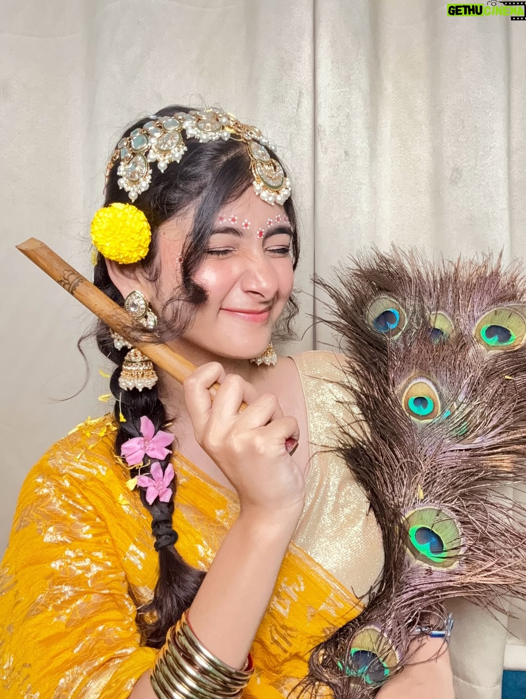Aradhya Singh - 53.5K Likes - Radhe Radhe 😌🦚🌼💘

#radharanilook