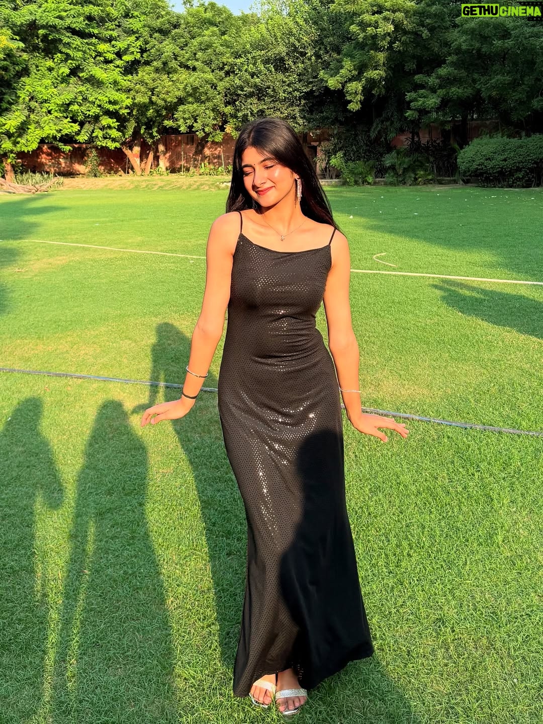 Aradhya Singh - 59K Likes - Face Card never declines 🖤🪩✨

#freshersparty #black