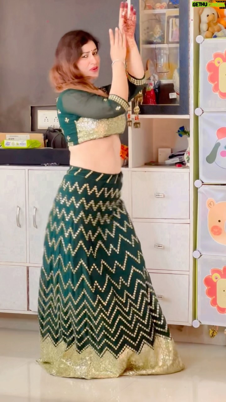 Archi Sharma - 1.9K Likes - Koi mujhe moti nahi bolega,I myself gained 5kgs to look like  her to shoot this song😂😂 #curvyarchi #reels #aajkiraat #dance #viral #trending #tamannabhatia #stree2