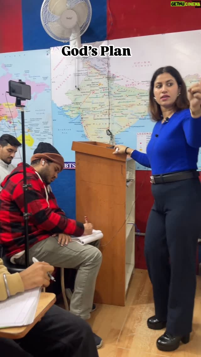 Archi Sharma - 2.9K Likes - I always wanted to be a #fashionmodel but God had some another Plan so I am just going with the flow. Bas ab sab students ke haste chehre dekh ke hi khushi mil jati hai😊😇 #curvyarchi #reels #teacher #teaching #modeling #dream #blessed