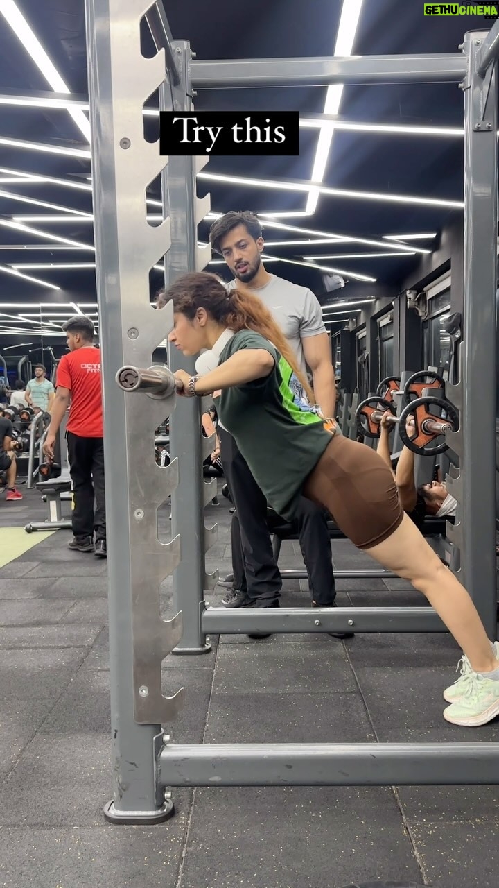 Archi Sharma - 17.5K Likes - Try this besties ♥️ #curvyarchi