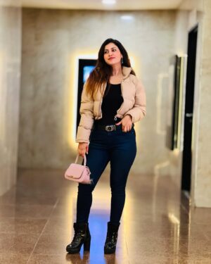 Archi Sharma Instagram - Dil mera Dekho,Na meri Haisiyat puchho🥹🥺💞 #curvyarchi #love #unconditionallove
.
.
.
.
#photo #photooftheday #pictures #picoftheday #photogram #instagram #igdaily #igers #instadaily #cute #hot #sexy #bold #cutie #beauty #beautywithbrain #mathswalimadam #archi #chandigarhmodels #aaa #mohali #fashionblogger #fitnessblogger #fashion #style #lifestyle