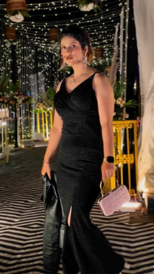 Archi Sharma Instagram - Comment āLinkā for this dress ā¤ļøš #curvyarchi