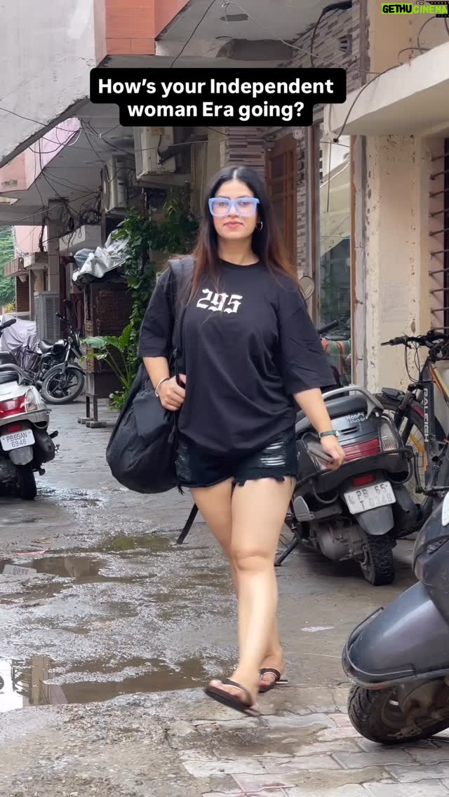 Archi Sharma - 8.8K Likes - Style me rehne ka😎😎 #curvyarchi