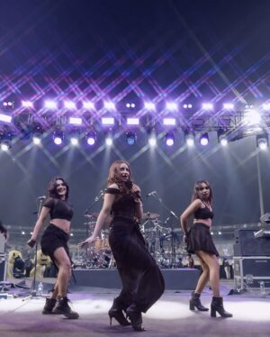 Aroob Khan Instagram - Thank you Mumbaii!! (Thane)
It was an amazing experience performing at @ispl_t10 with @rito.96 and the whole team💕
@gauravarora08
📷- @sanjay___chetry
Styled by- @stylingbyvictor 🫶🏻