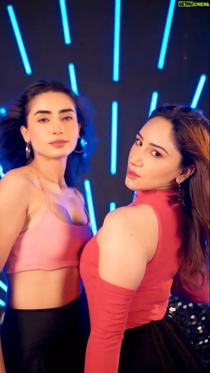 Aroob Khan - 54.5K Likes - #aroobkhan X #arunabeniwal 

Can you handle the heat? ❤️‍🔥
Let’s see your take on #bukhaar 😍
Make your reels and tag us! 🌡️ 

#bayanni #playdmf
