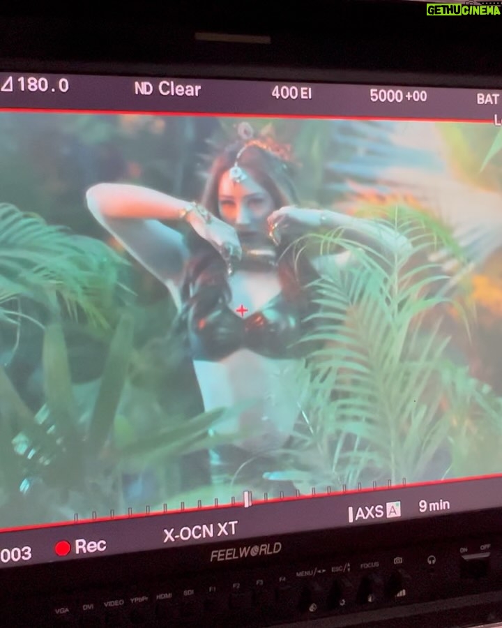 Aroob Khan - 15.4K Likes - Oh, I totally forgot to tell you guys, #Bukhaar was shot in 4–5 degree weather, and It was FREEZING! 🥶 Just me trying to look all effortless while secretly shivering between takes. Safe to say, the Bukhaar was real!🤒