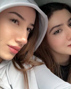 Aroob Khan Instagram - Kashmir 🫀
Kon abhi tak nhi gaya?