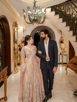 Arooba Batool Instagram - Desi cinderella with her prince @iismohad 🤴👸
Dress : @tabya_official
Makeup : @themakeupstudiobysehrish
#couplegoals #marriedcouple #shadi #weddinglook #wedding #valima #explore #exploremoreً #inlove #husbandandwife #lifepartner #igdaily
