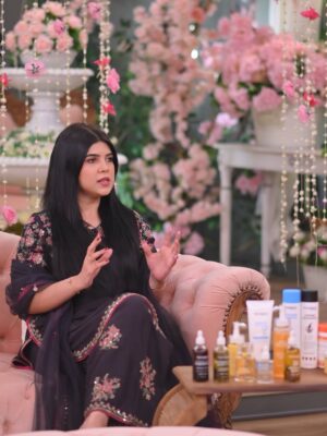 Arooba Batool Instagram - Little business I started from my small room in 3rd year of MBBS to national television 🤍
Thankyou to @arydigital.tv for inviting me and letting me talk about the one thing I’m most passionate about!🙌
#womeninbusiness #women #womenempowerwomen #explore #explorepage #morningshow #businessmindset #igdaily