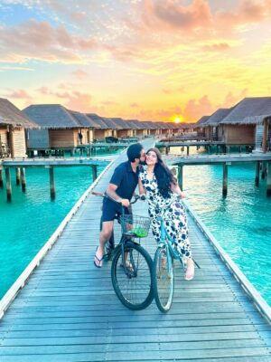 Arooba Batool Instagram - You, me & the most beautiful sunset ever🌅
Dream destination🩵
📍Maldives
#maldives #sunset #mostbeautiful #couples #couplestravelgoals #dreamdestination #maldiveslovers #igdaily