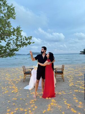 Arooba Batool Instagram - We were just kids when we fell in love♥️
#bestsurpriseever #romantic #loveofmylife #explore #anniversarydinner #explorepage #exploremore #couples #igdaily