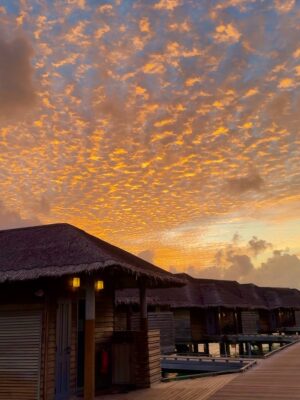 Arooba Batool Instagram - You, me & the most beautiful sunset ever🌅
Dream destination🩵
📍Maldives
#maldives #sunset #mostbeautiful #couples #couplestravelgoals #dreamdestination #maldiveslovers #igdaily
