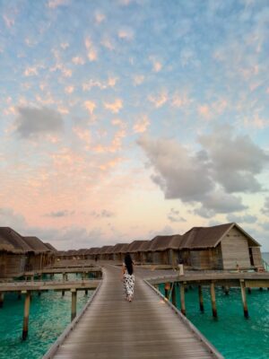 Arooba Batool Instagram - You, me & the most beautiful sunset ever🌅
Dream destination🩵
📍Maldives
#maldives #sunset #mostbeautiful #couples #couplestravelgoals #dreamdestination #maldiveslovers #igdaily