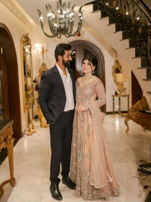 Arooba Batool Instagram - Desi cinderella with her prince @iismohad 🤴👸
Dress : @tabya_official
Makeup : @themakeupstudiobysehrish
#couplegoals #marriedcouple #shadi #weddinglook #wedding #valima #explore #exploremoreً #inlove #husbandandwife #lifepartner #igdaily