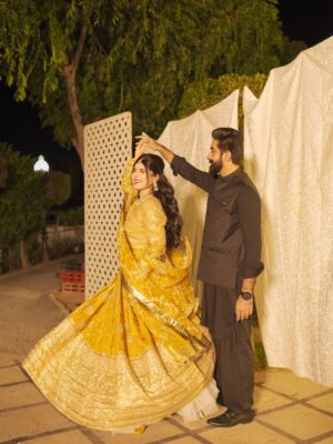 Arooba Batool Instagram - Sangeet night 💛💛💛
Dress : @dastaanbyek
Makeup : @717.salon
#sangeet #mehendi #sangeetnight #explore #explorepage #shadi #mehendilook #igdaily