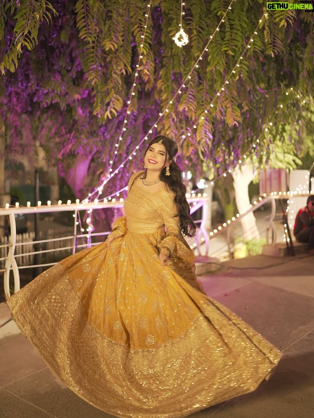 Arooba Batool - 21.4K Likes - Sangeet night 💛💛💛

Dress : @dastaanbyek 
Makeup : @717.salon 

#sangeet #mehendi #sangeetnight #explore #explorepage #shadi #mehendilook #igdaily