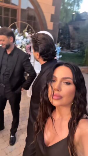 Arpi Gabrielyan Instagram - Ā«ÕÕøÖÕ¬Õ°Õ”ÕøÖÕ½ÕµÕ”Õ¶Ā» ÕæÖÕ”Õ“Õ”Õ¤ÖÕøÖÕ©ÕµÕøÖÕ¶ Õ„Õ“ Õ±Õ„Õ¦ Õ¢Õ„ÖÕ„Õ¬ ))
#fullhousemovie #comingsoon š¬