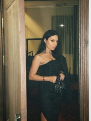 Arpi Gabrielyan Instagram - 🖤